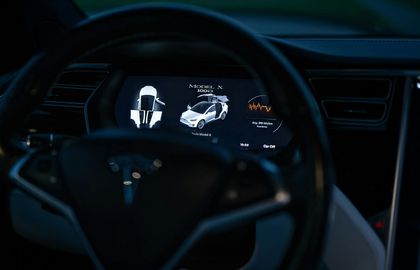 Tesla сообщила об одной аварии с Robotaxi за месяц