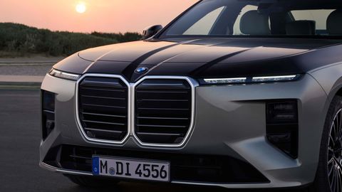 BMW M760 xDrive: новая модель 7 Series с двигателем V8 570 л.с.