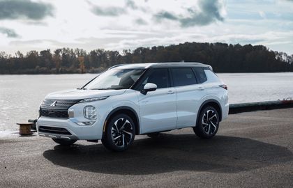 АҚШ-та гибрид Mitsubishi Outlander саудаға шықты