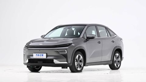 Geely Boyue REV примет предзаказы в Китае 22 марта