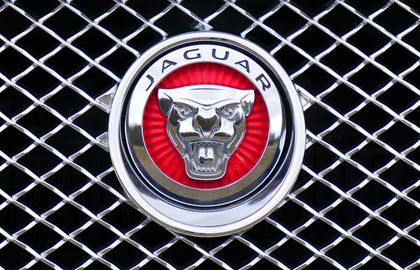 Jaguar отложил выпуск четырех моделей ради электромобилей
