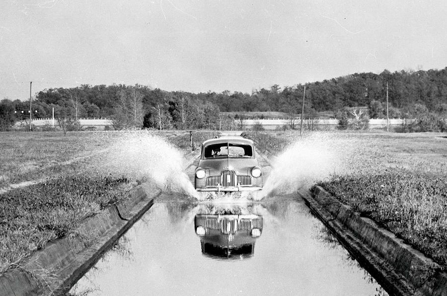 Первый настоящий Holden был выпущен в 1948