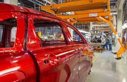 Производство легковых автомобилей в России в 2022 году снизилось на 66%