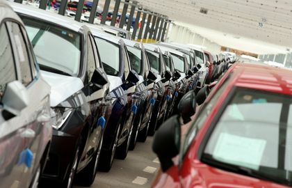 Европейский авторынок показал рост впервые за 13 месяцев