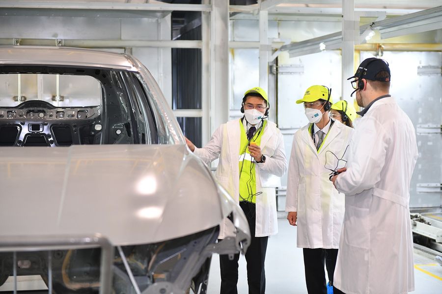 Корея елшісі Алматыдағы Hyundai Trans Kazakhstan зауытына барды / Фото: Астана Моторс