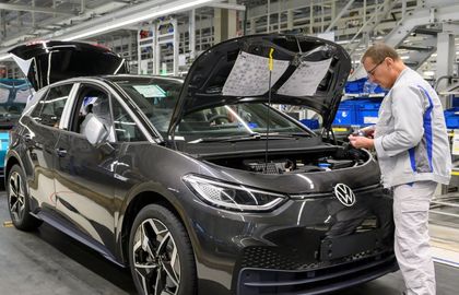 Volkswagen с 2033 года будет продавать в Европе только электрокары