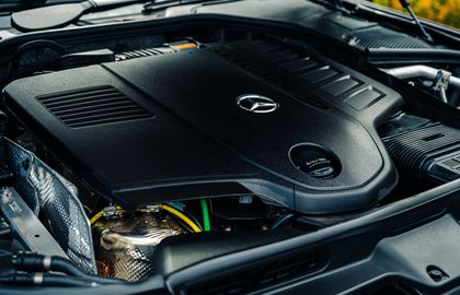 Mercedes-Benz вернет V8 и планирует V12 для своих авто