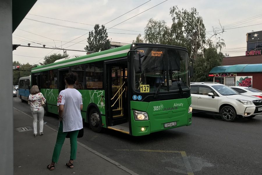 Парк автобусов в Казахстане в плохом состоянии из-за нехватки денег / Фото: 2gis