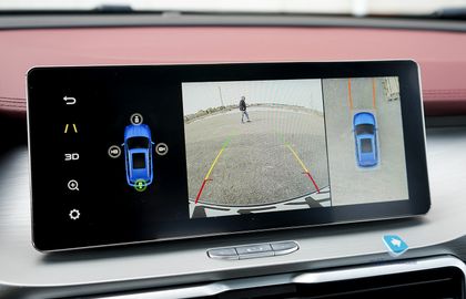 Geely запустила процесс слияния авторынка с рынком смартфонов