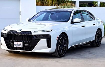 BMW объявил отзыв новых 7-Series и i7
