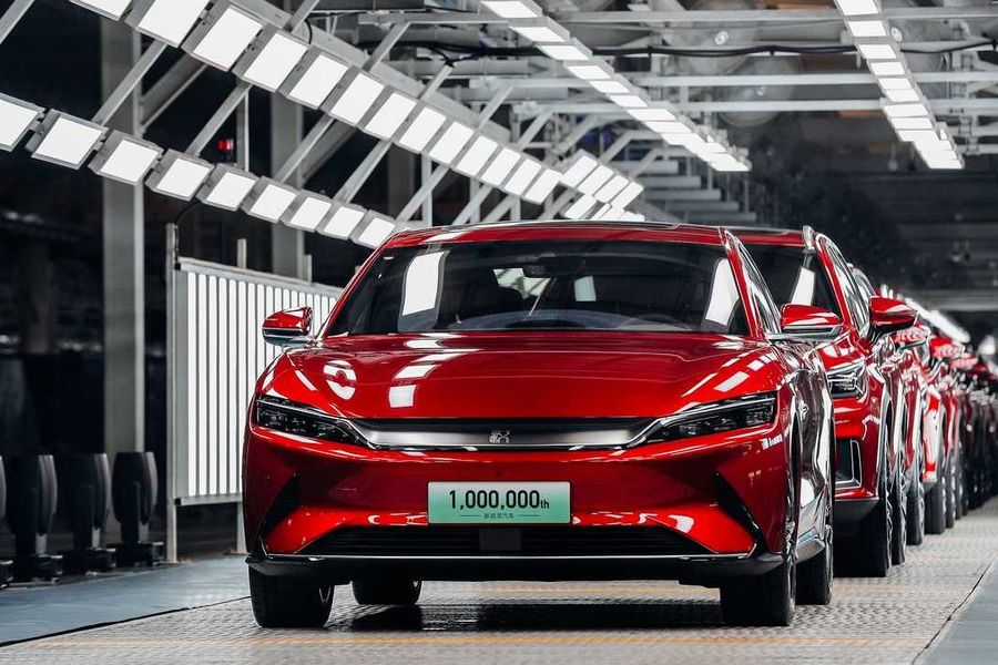 Китай побил собственный рекорд по экспорту автомобилей / Фото: insideevs.com