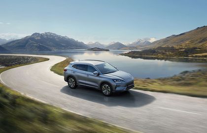 BYD зафиксировала первое снижение прибыли с 2021 года