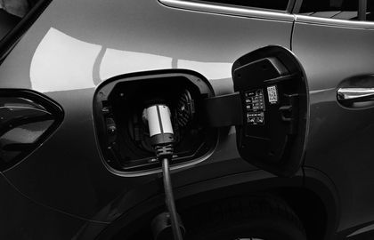 Toyota снизила цены на RAV4 Plug-in Hybrid 2026 года