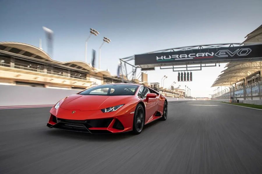 Lamborghini тестирует новые версии Huracan и Aventador / Фото: naavtotrasse.ru