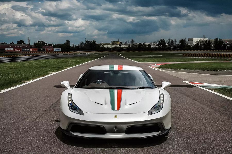 Италия поставила под сомнение повсеместный отказ от ДВС в Европе / Фото: Ferrari
