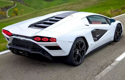 Lamborghini отзывает собранные в этом году суперкары Countach